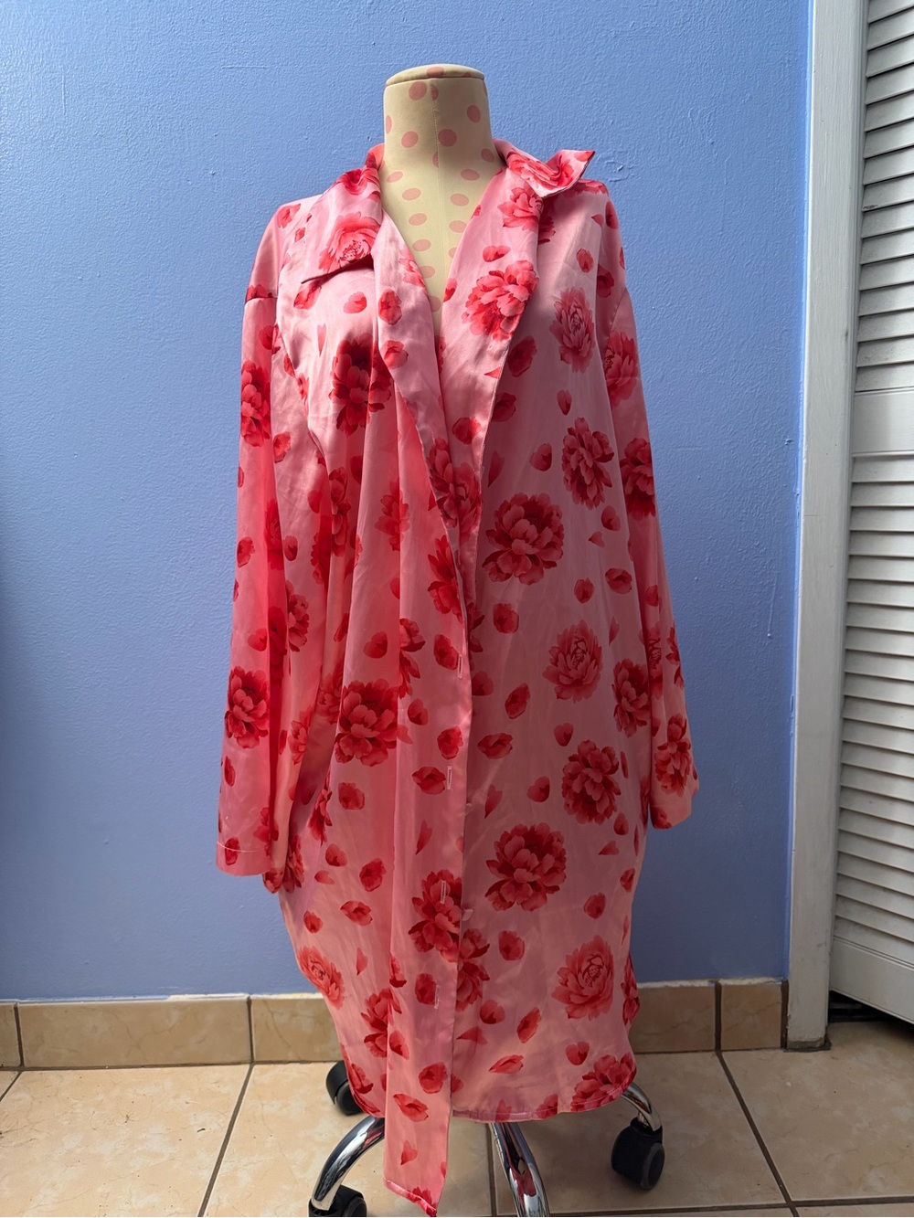 Sleeper-Style Pink Floral Satin Robe